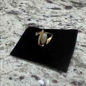 Elegant Gold and Opal Women's Ring